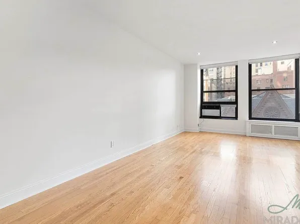 270 Park Avenue South image 1 of 10