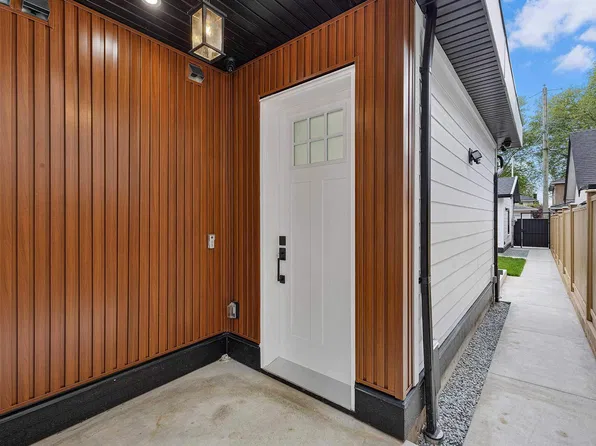 182 Ontario Pl #2, Vancouver, BC V5W 1S2