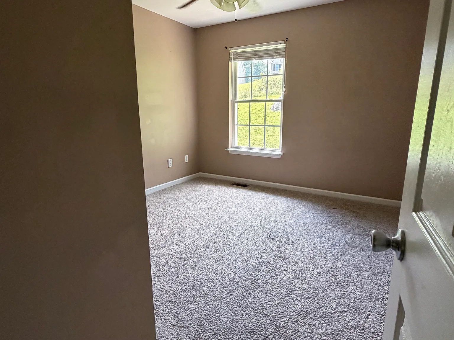 3 bed, 2.5 bath, $1,600 — Photo 4