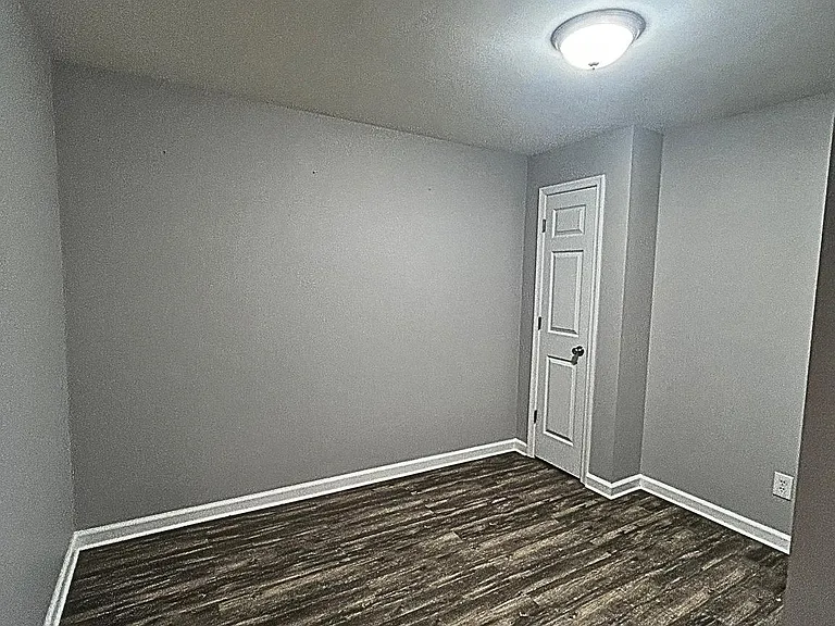 715 Acorn Ct — Photo 16