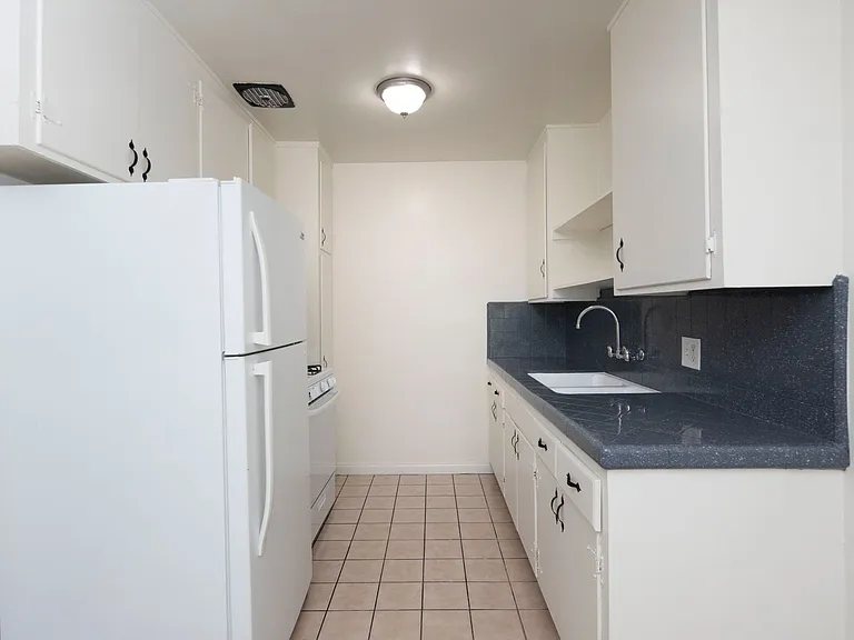 1st Month Free Limited Time Only Your New Home Awaits In El Cajon! — Photo 9