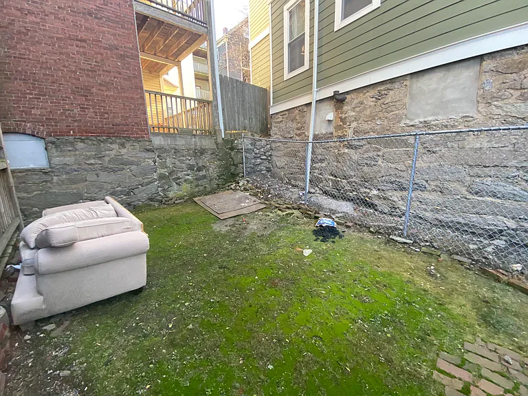 Calumet St — Photo 9