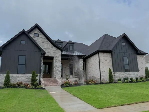 1635 Dolphin Dr, Conway, AR 72034