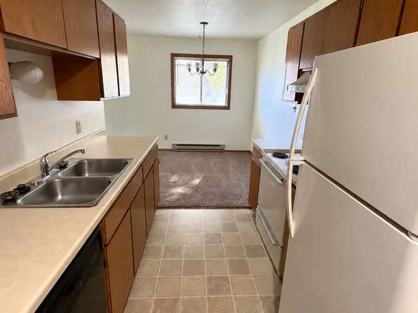 1951 S 29th St, 1951 S 29th St #4, Grand Forks, ND 58201