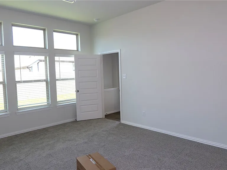 6306 Fulton Dr — Photo 19