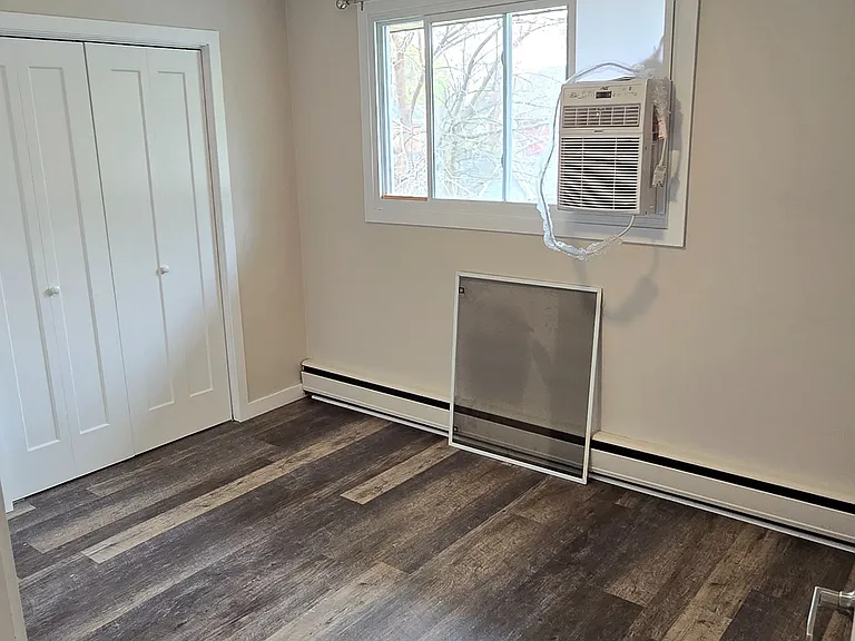 119 Louisa St — Photo 10