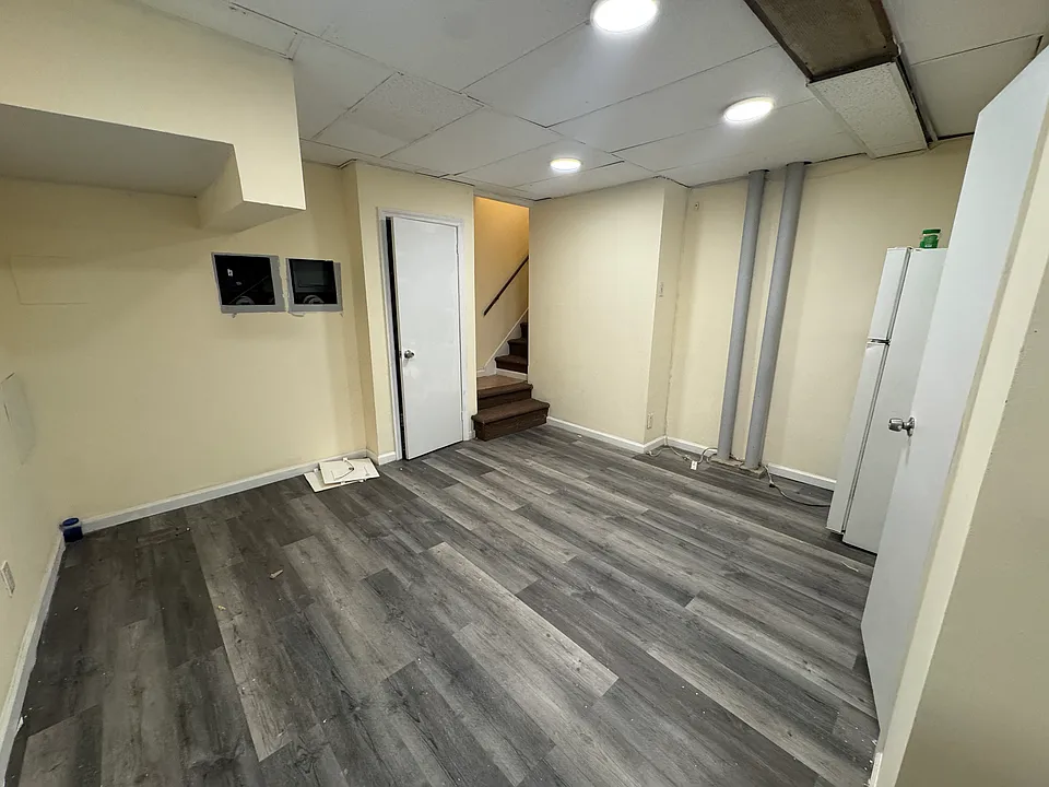 Building Photo 3