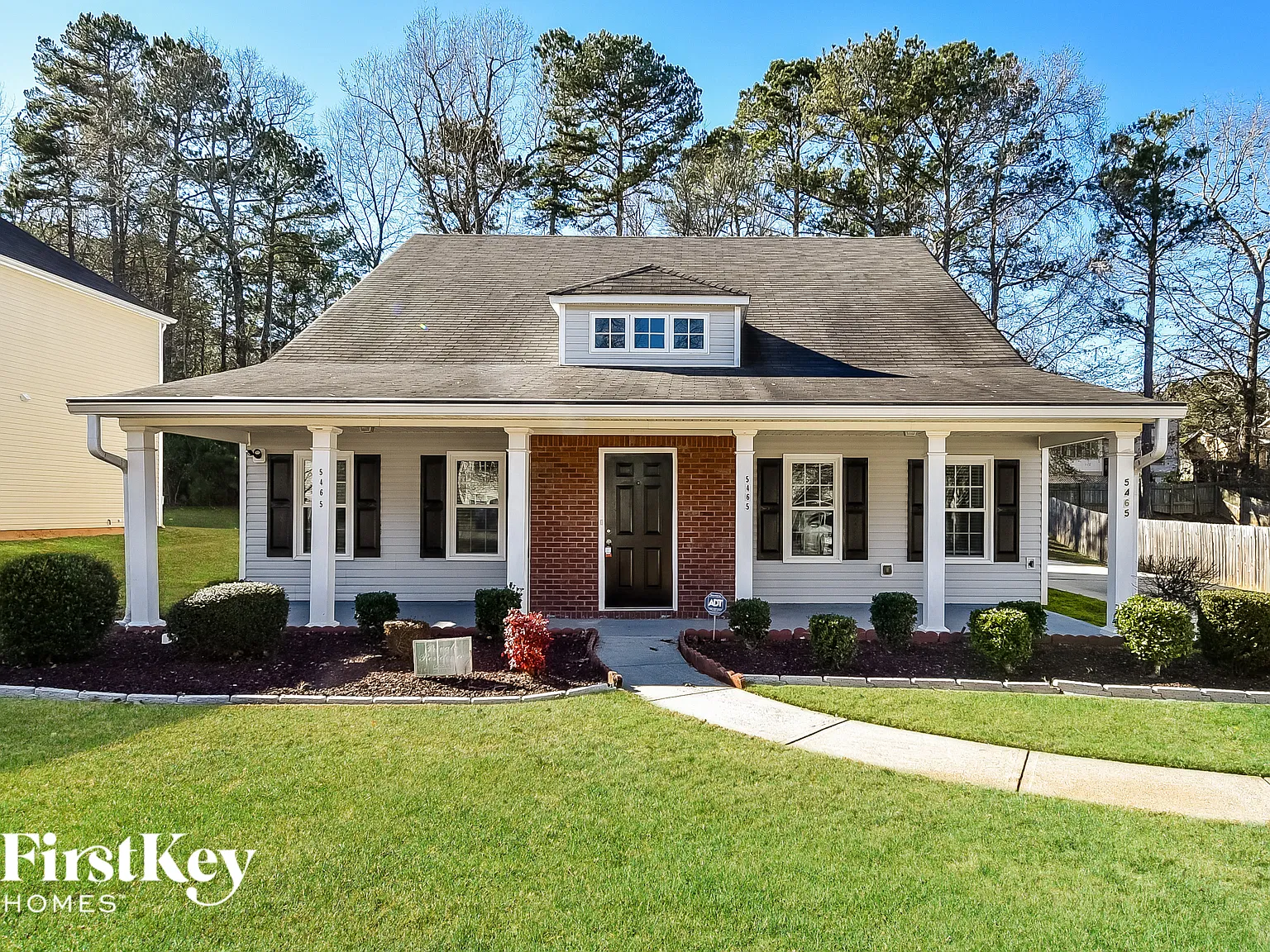 4 bed, 2.5 bath, 2362 sqft, $2,525 — Photo 1
