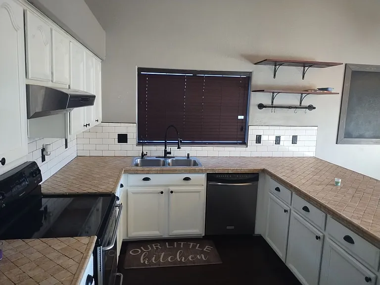 25876 W Elizabeth Ave — Photo 13
