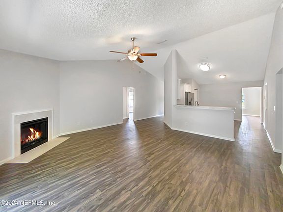 3rd image of 11889 PIKEVILLE Court