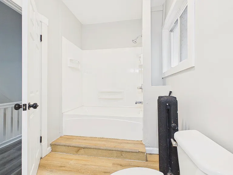 2614 Lexington St — Photo 9