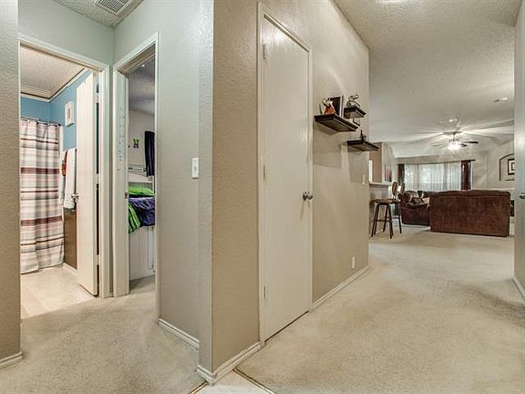 3rd image of 113 Oakhurst Dr