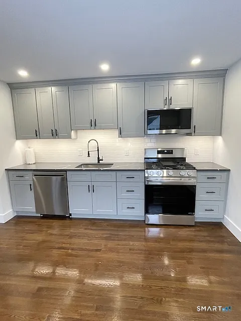 1 Cedar Road photo 1