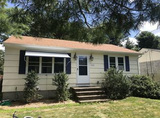 135 Holly Rd, South Kingstown, RI 02879