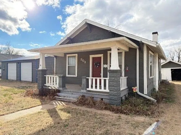 303 S 1st St, Tonkawa, OK 74653