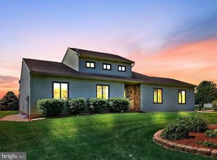 520 Airport Rd, New Holland, PA 17557