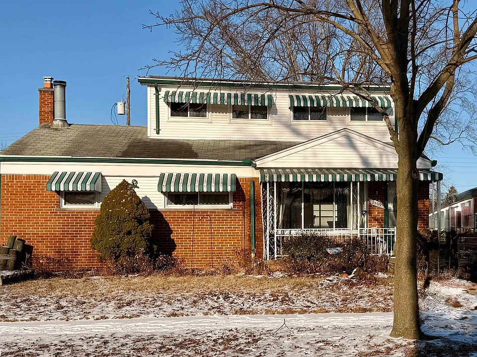 1st image of 23519 Recreation St