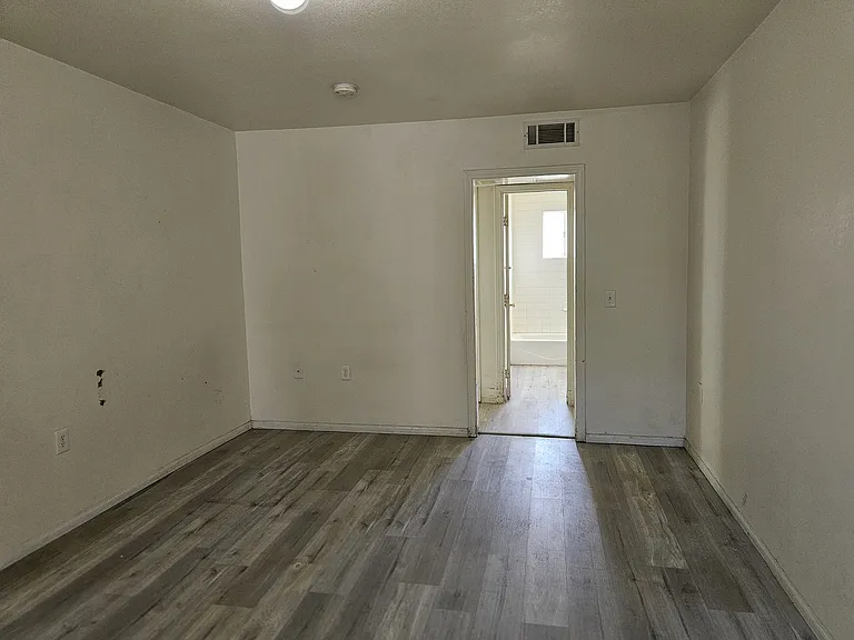 411 S 11th St #2 — Photo 4