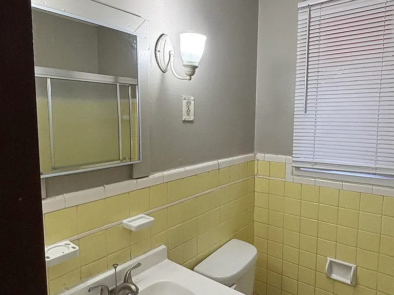4243 Vann Ave — Photo 11