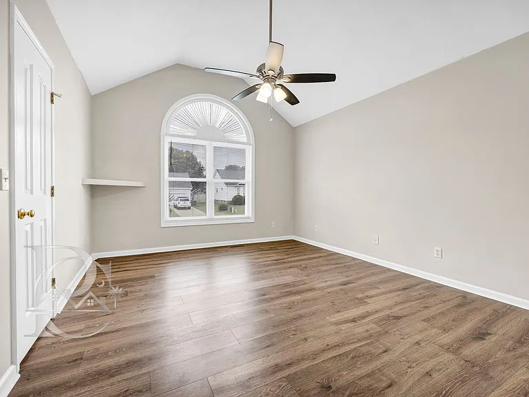 232 Autumnview Ct — Photo 13
