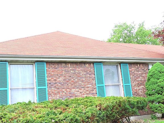 3rd image of 16711 Stanford Place Dr