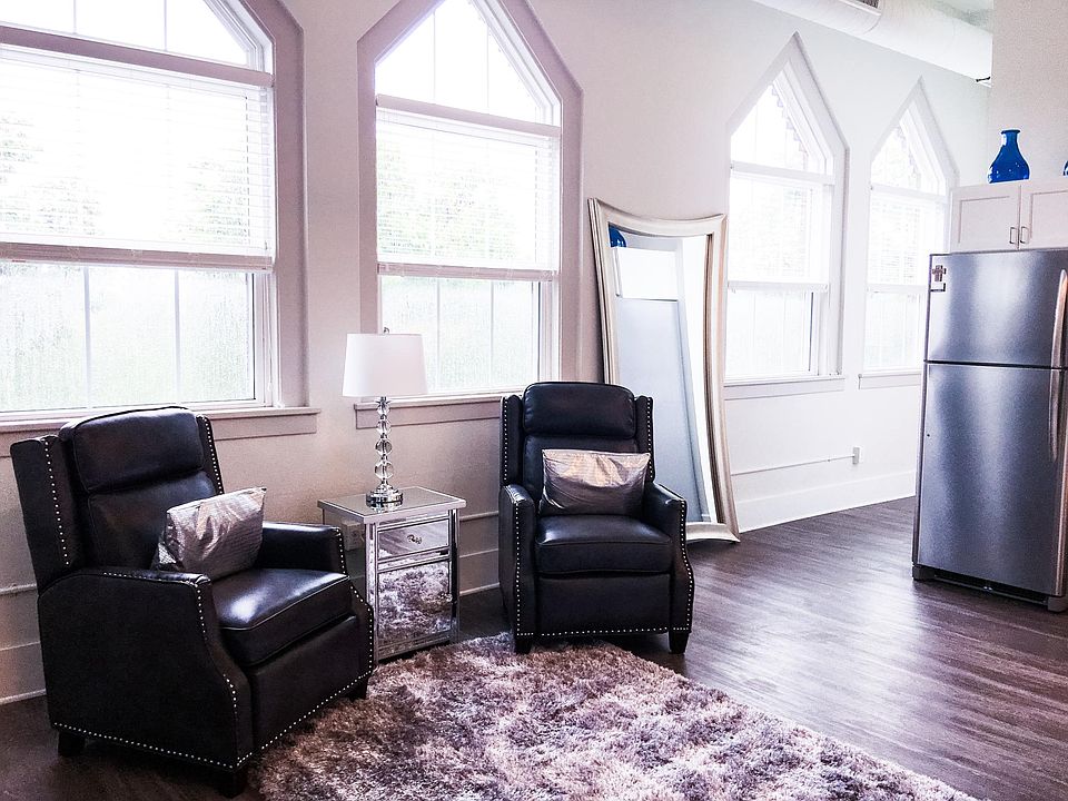 2nd image of 10 Prince St #3