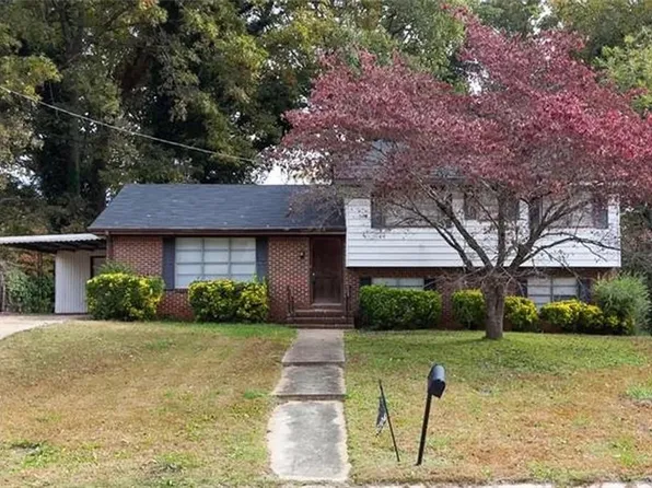 6104 Winview Dr, Forest Park, GA 30297