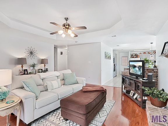 5th image of 18562 White Oak Dr