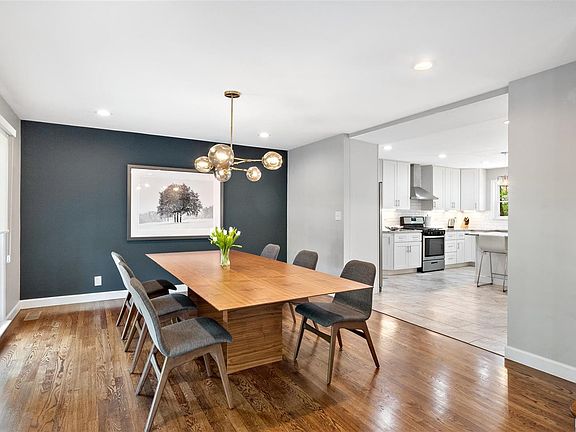 3rd image of 379 Madewood Ln