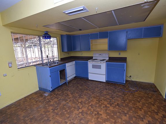 4th image of 2343 W Port Au Prince Ln