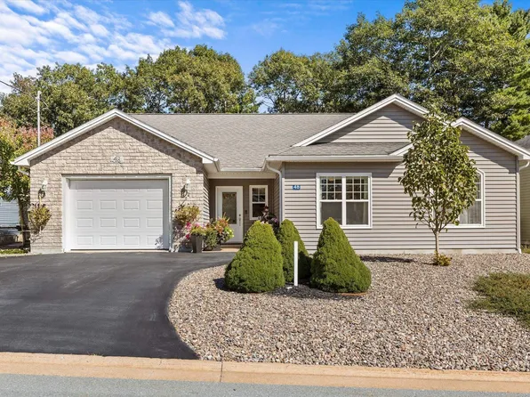 48 Acorn Dr, Bridgewater, NS B4V 8Z3