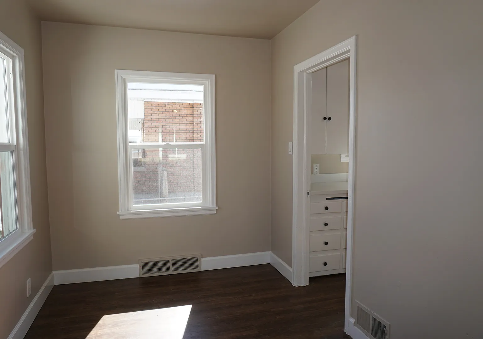 Adorable 1940's Remodeled 4 Bed 2 Bath Home — Photo 4