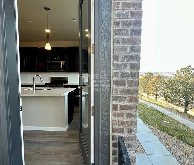 471 Interlocken Blvd — Photo 32