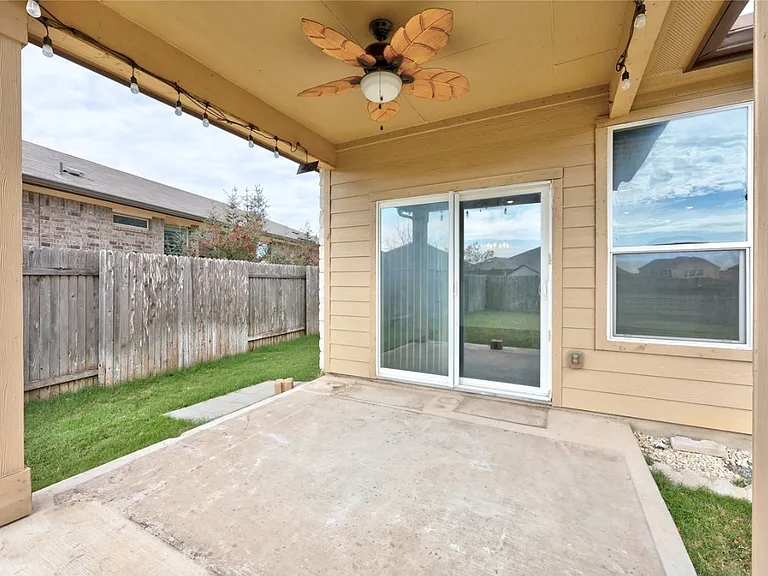136 Vickers St — Photo 27