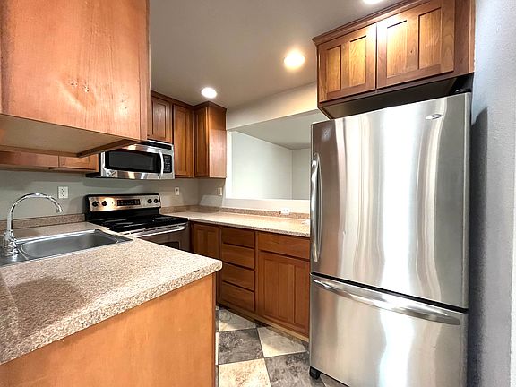 5th image of 2400 20th Ave NW #5D