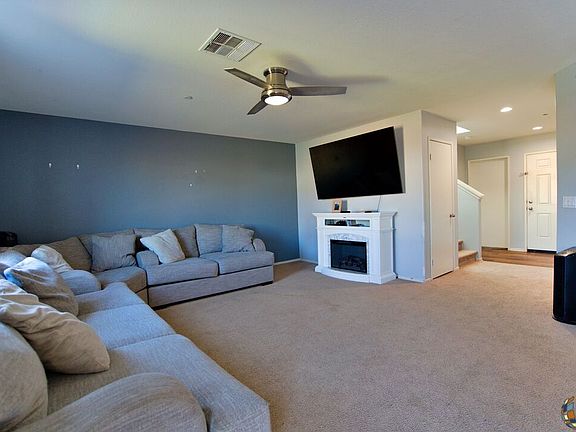3rd image of 2392 Mia Ave