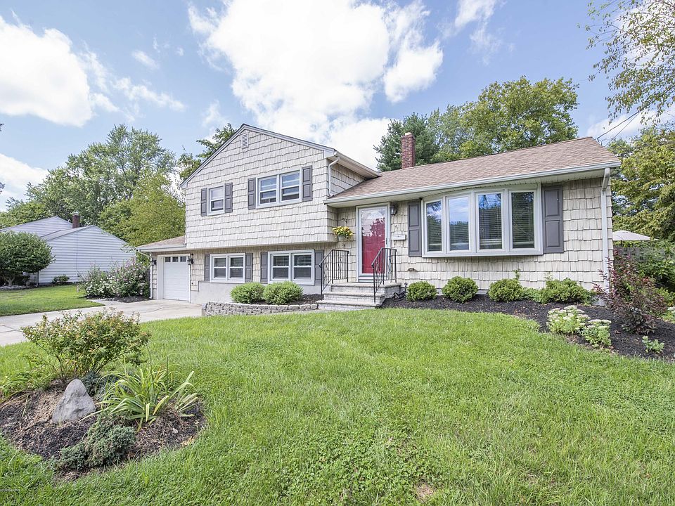1st image of 43 Jensen Ave