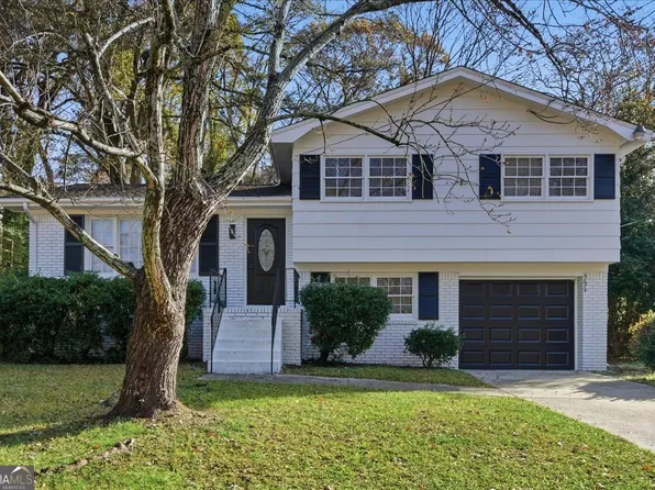 5674 Sandhurst Dr, Forest Park, GA 30297