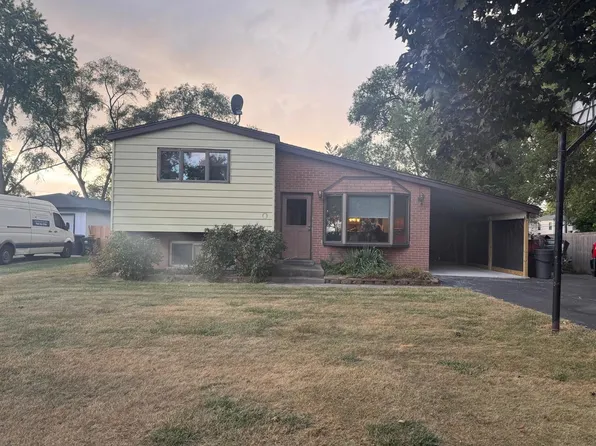 7310 Capitol Dr, Darien, IL 60561