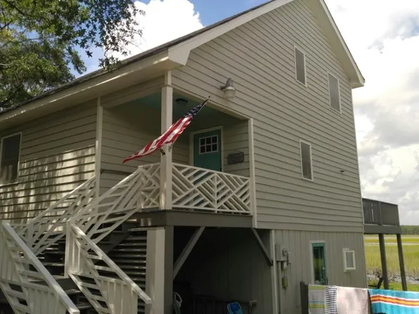 6306 E Yacht Dr, Oak Island, NC 28465