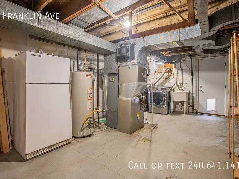 8 Franklin Ave — Photo 29