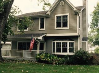 2408 Hawk Ln, Rolling Meadows, IL 60008