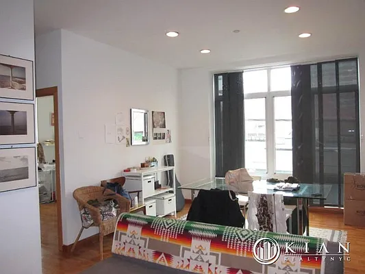 Rented by Kian Realty | media 10