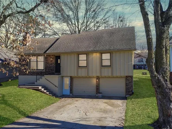 6815 E 144th Pl, Grandview, MO 64030