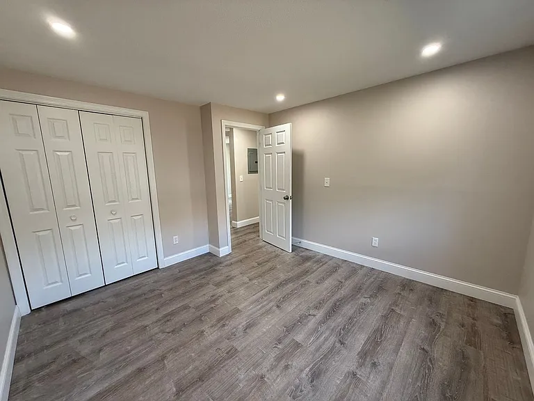 Pondsview Apartments — Photo 90