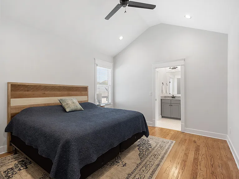 843 Clayton Ave — Photo 33