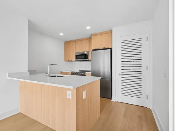 499 President Street image 7 of 37