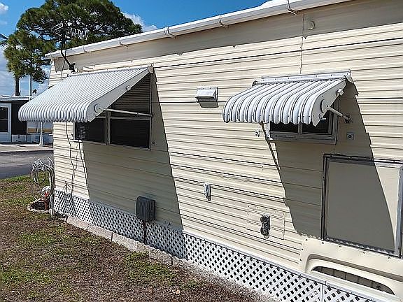 4th image of 18 Circle Rdg