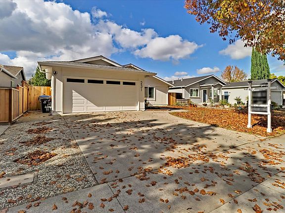 3rd image of 231 Arbor Valley Dr