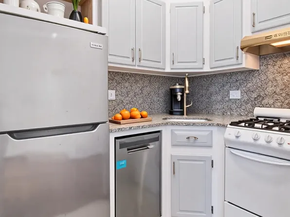 146 West 82nd Street image 7 of 14